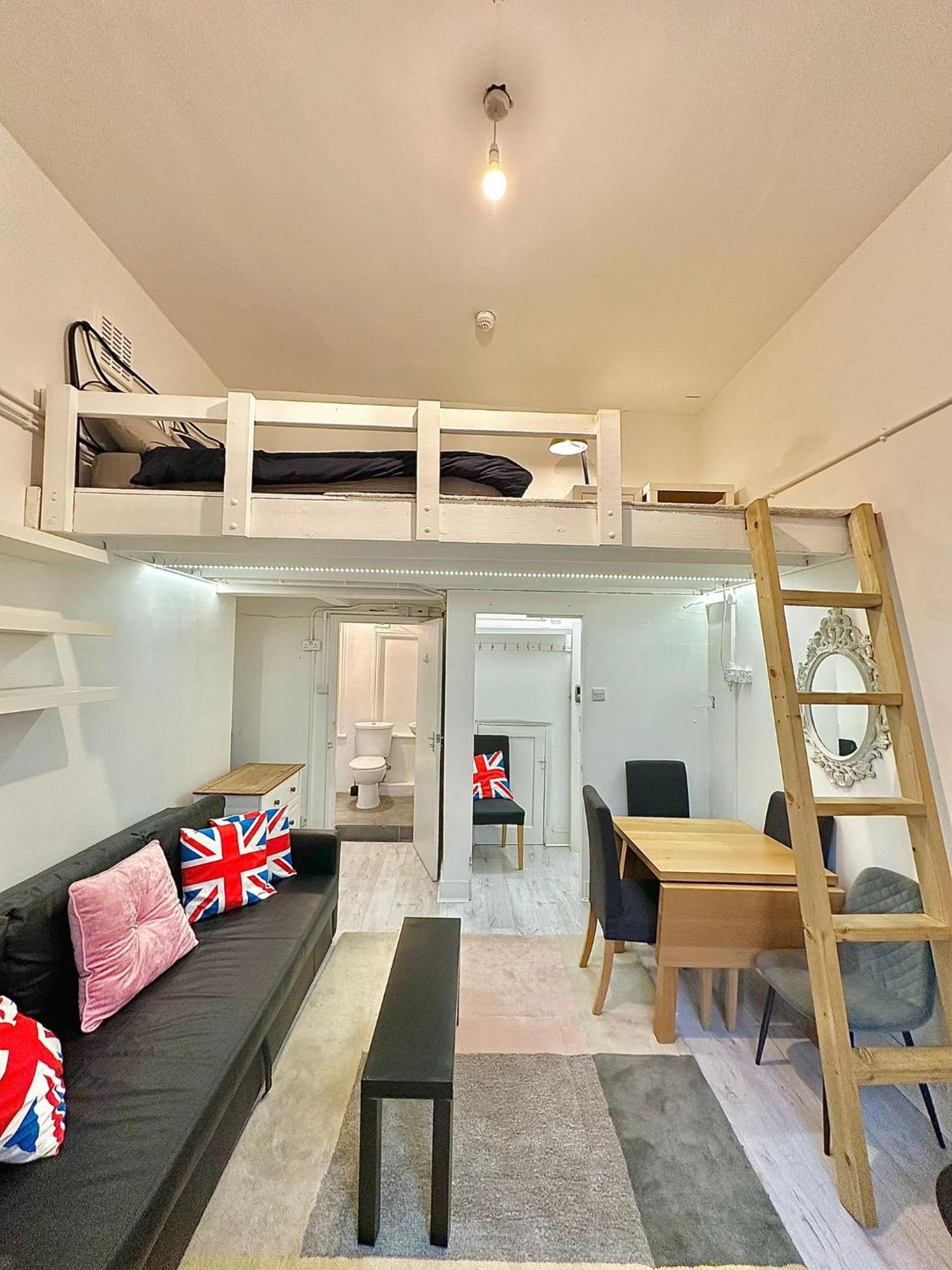 לונדון Guesthouse 81 מראה חיצוני תמונה