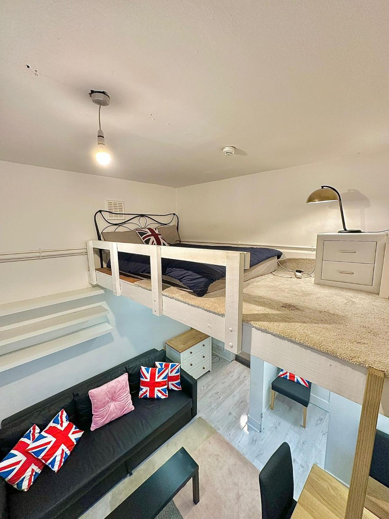 לונדון Guesthouse 81 מראה חיצוני תמונה
